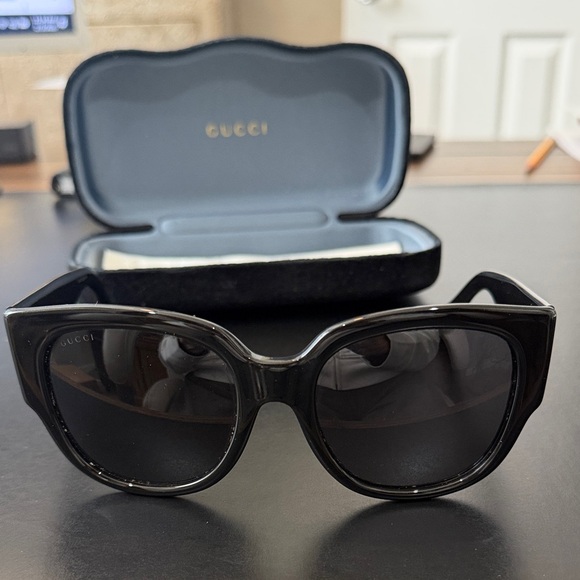 Gucci Glossy Black Women's Sunglasses